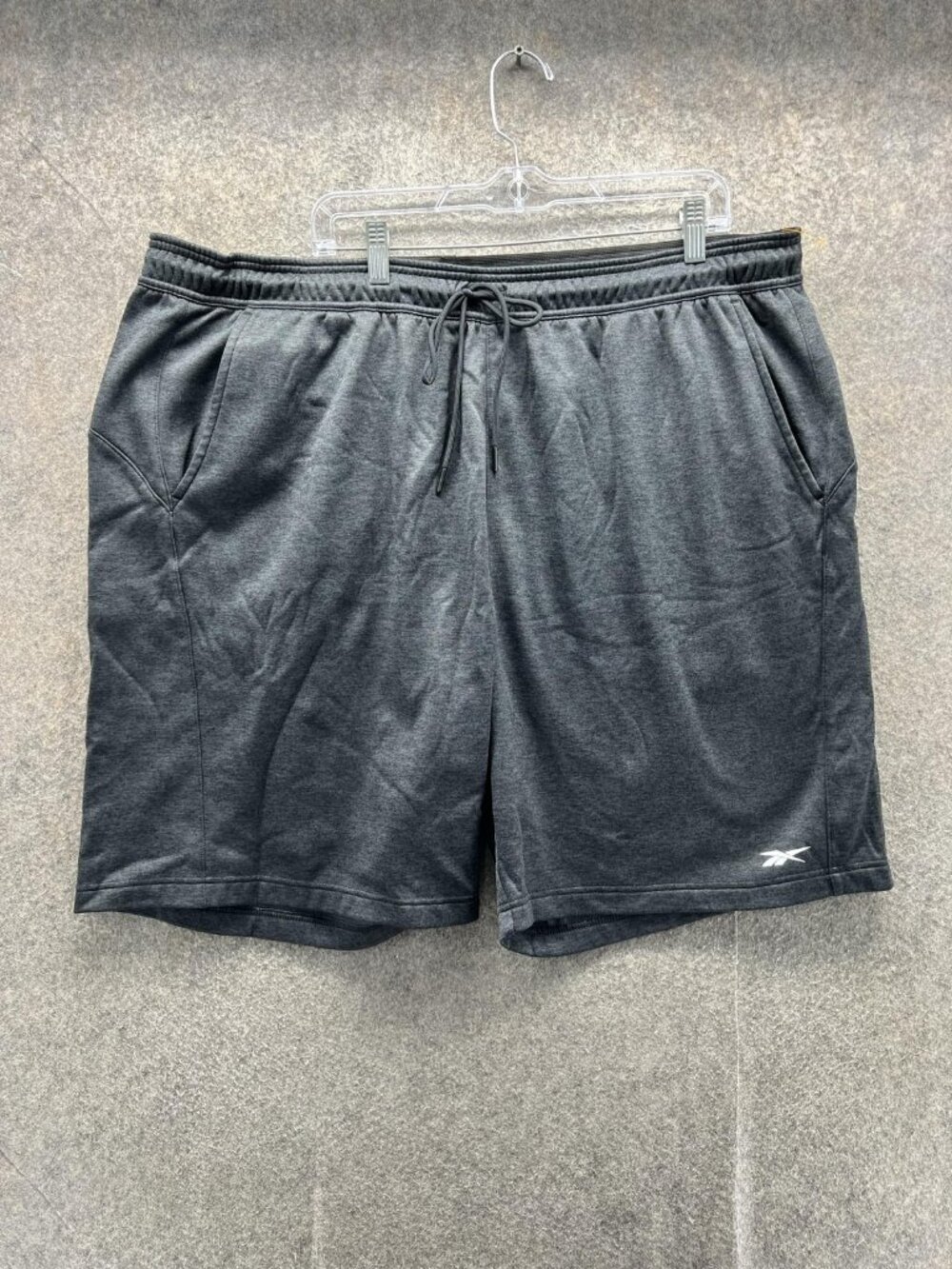 Reebok Sweat Shorts Mens 2XL Gray Fleece Speedwick Athletic Training 9 Inseam